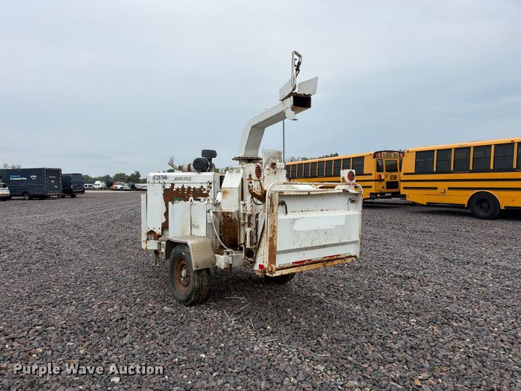 image for item YA4908 2009 Bandit 200 wood chipper