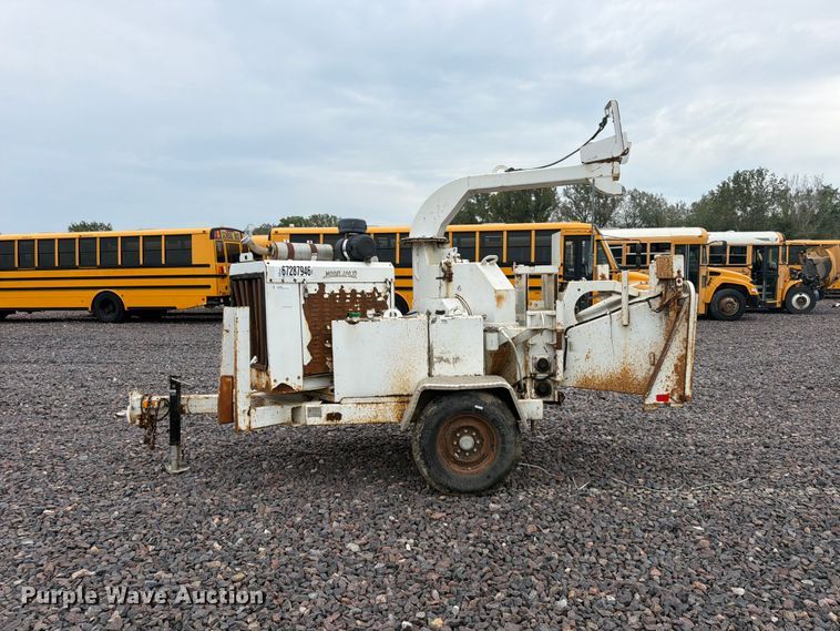 image for item YA4908 2009 Bandit 200 wood chipper
