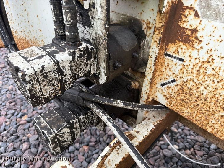 image for item YA4908 2009 Bandit 200 wood chipper