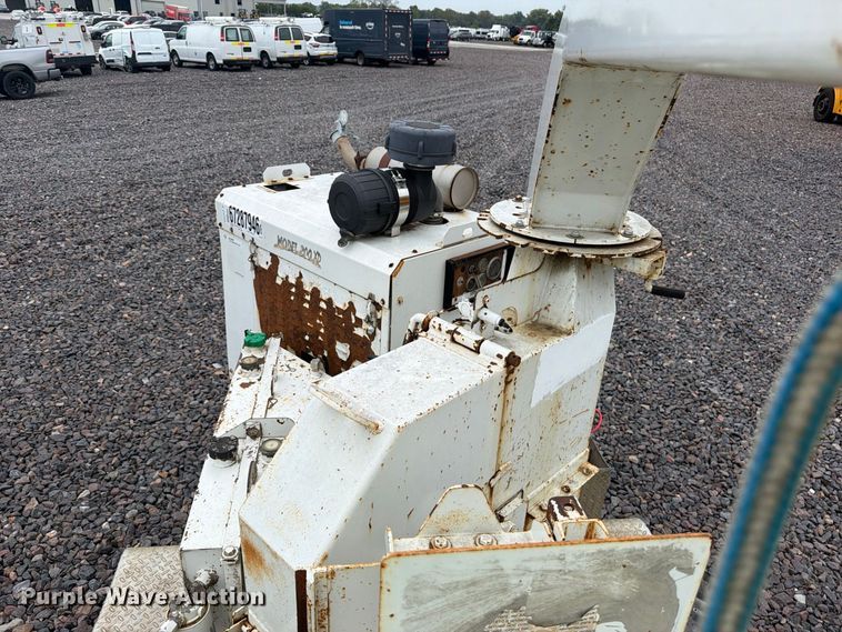 image for item YA4908 2009 Bandit 200 wood chipper