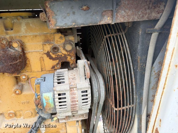 image for item YA4908 2009 Bandit 200 wood chipper