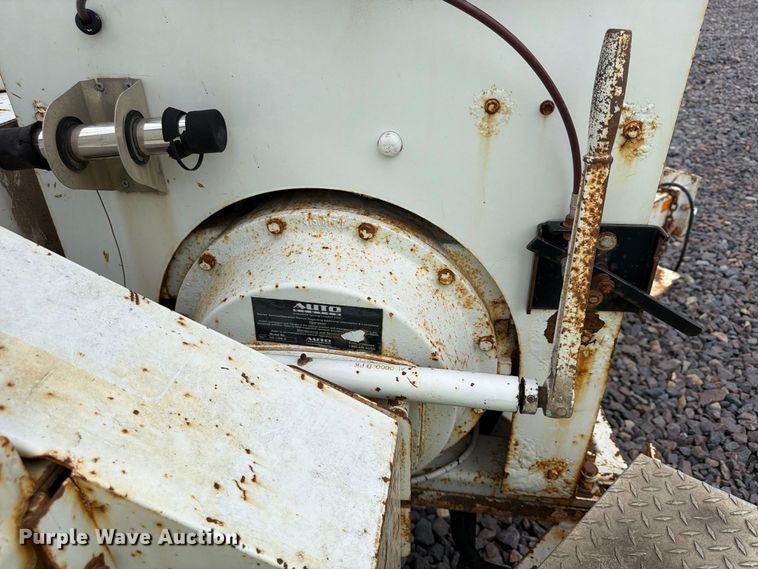 image for item YA4908 2009 Bandit 200 wood chipper