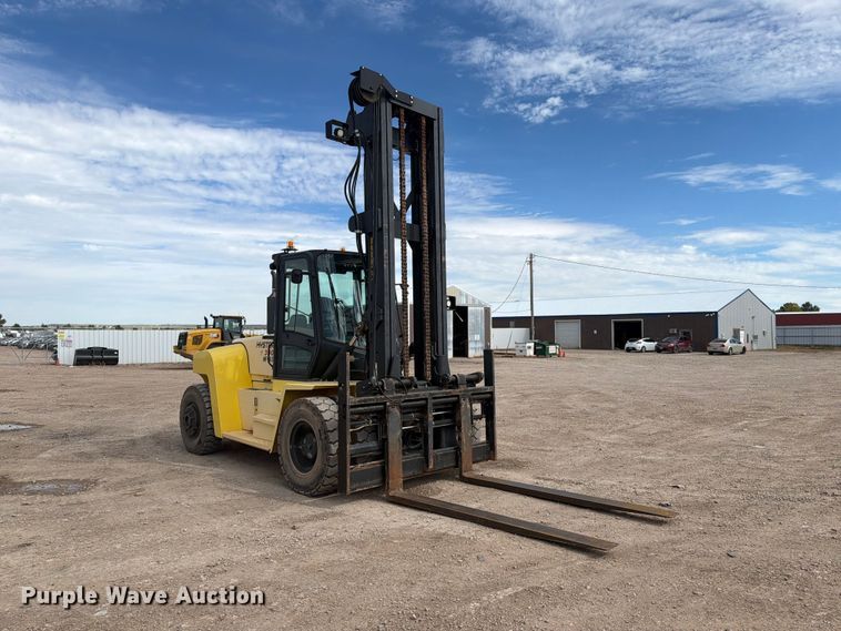 image for item YA4921 2015 Hyster H300HD2 forklift