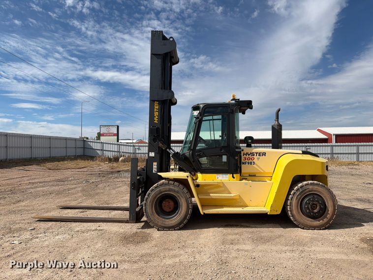 image for item YA4921 2015 Hyster H300HD2 forklift