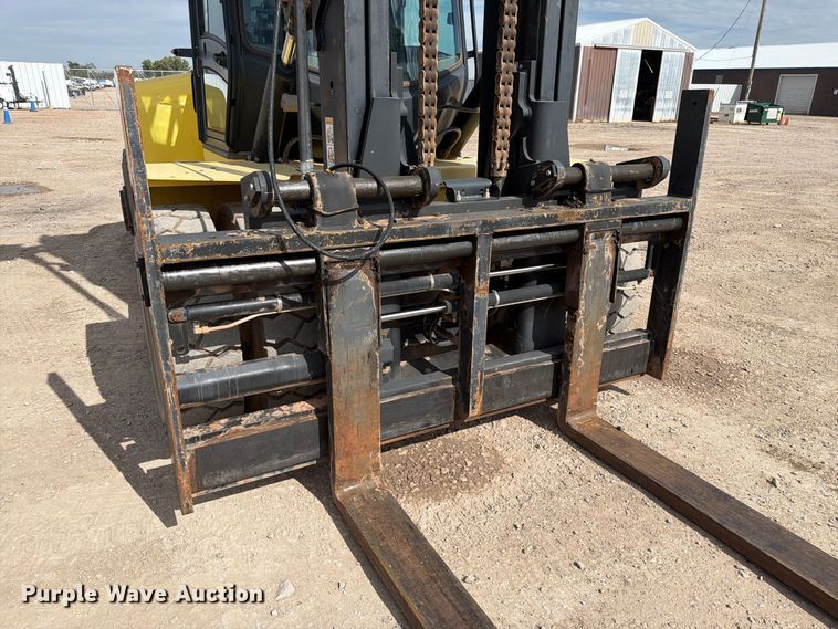 image for item YA4921 2015 Hyster H300HD2 forklift