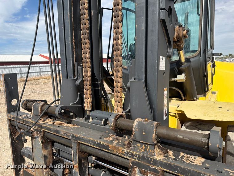 image for item YA4921 2015 Hyster H300HD2 forklift