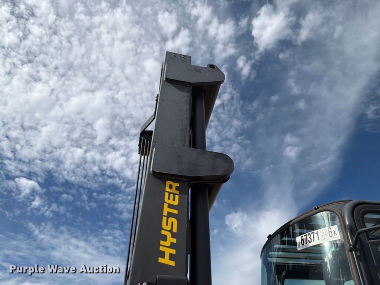 image for item YA4921 2015 Hyster H300HD2 forklift