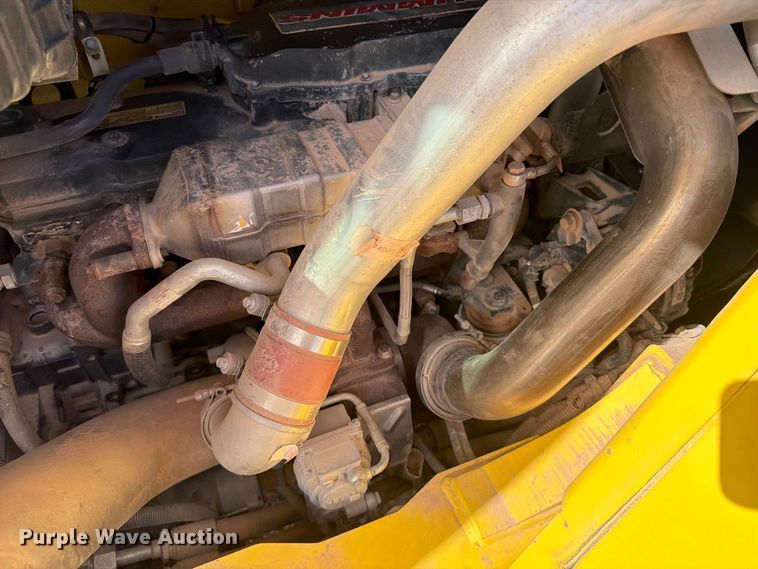 image for item YA4921 2015 Hyster H300HD2 forklift