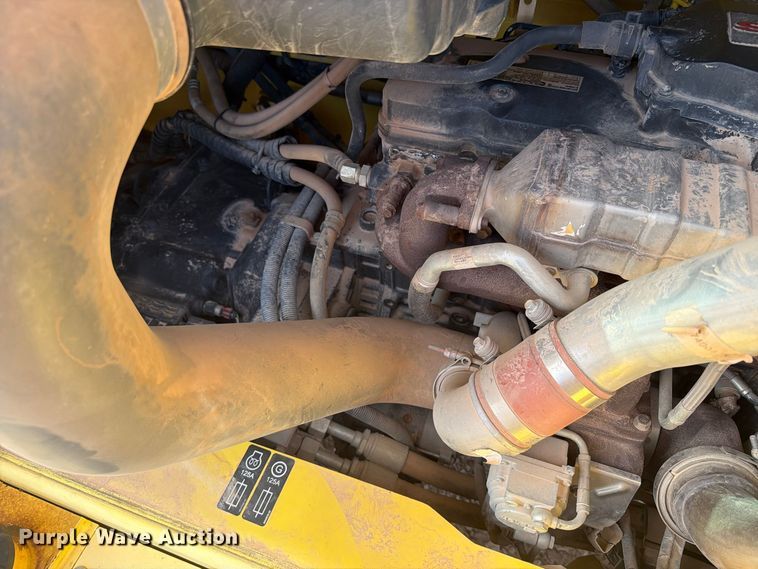 image for item YA4921 2015 Hyster H300HD2 forklift