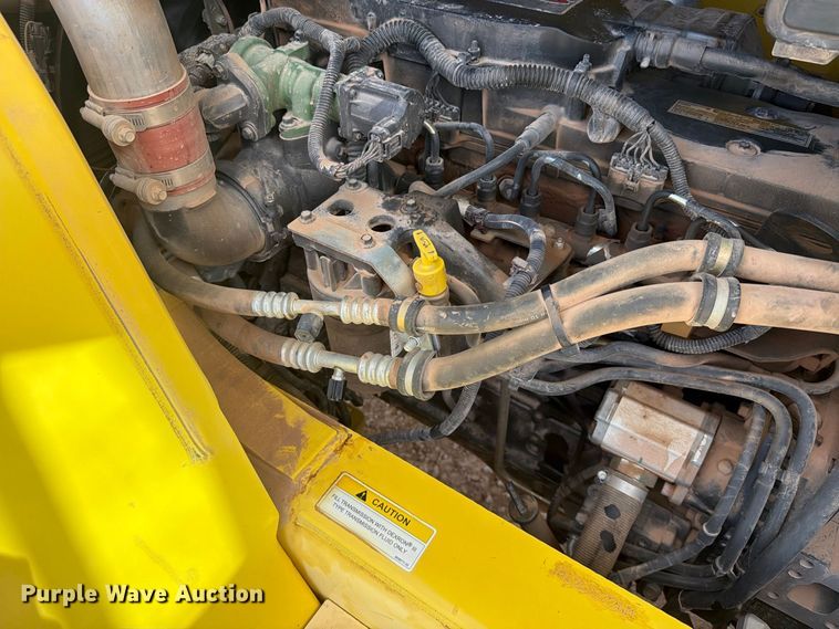 image for item YA4921 2015 Hyster H300HD2 forklift