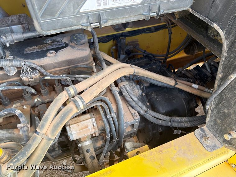 image for item YA4921 2015 Hyster H300HD2 forklift
