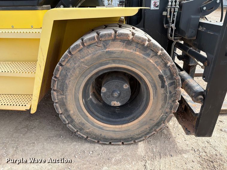 image for item YA4921 2015 Hyster H300HD2 forklift