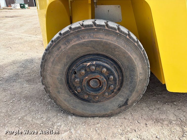 image for item YA4921 2015 Hyster H300HD2 forklift