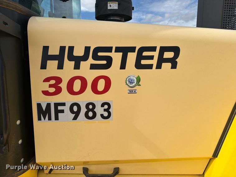 image for item YA4921 2015 Hyster H300HD2 forklift
