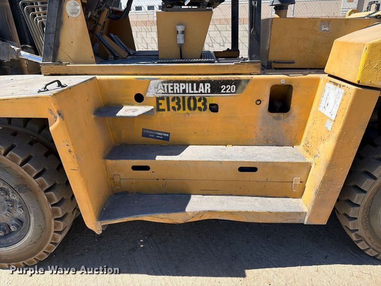 image for item YA4926 Caterpillar DP100 forklift