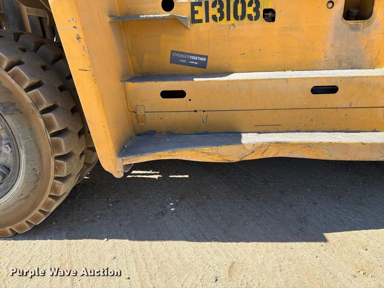image for item YA4926 Caterpillar DP100 forklift