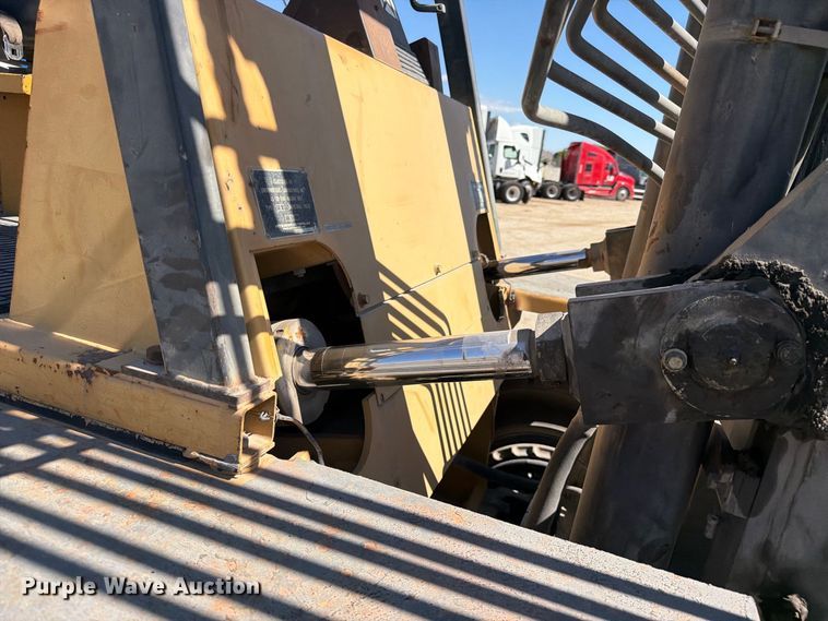 image for item YA4926 Caterpillar DP100 forklift