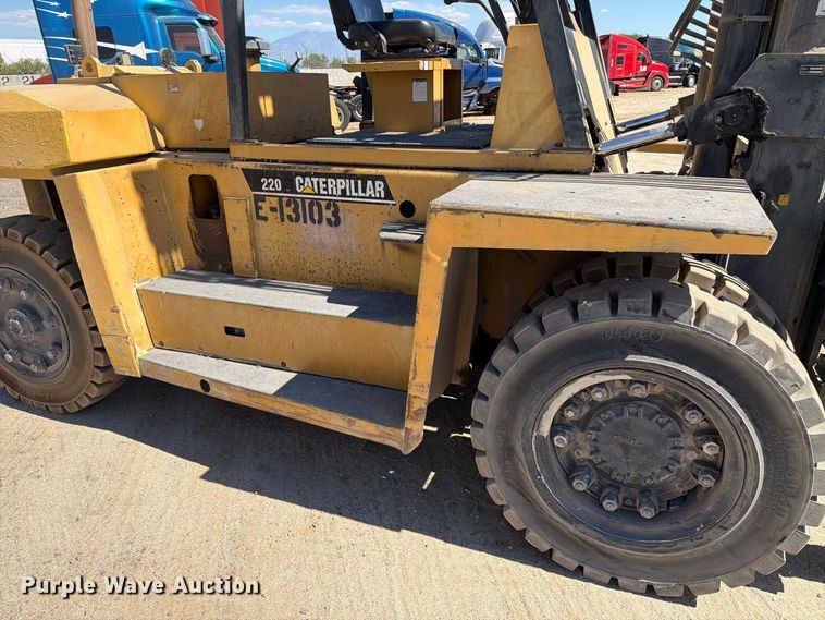 image for item YA4926 Caterpillar DP100 forklift