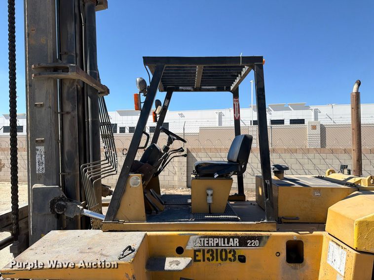 image for item YA4926 Caterpillar DP100 forklift