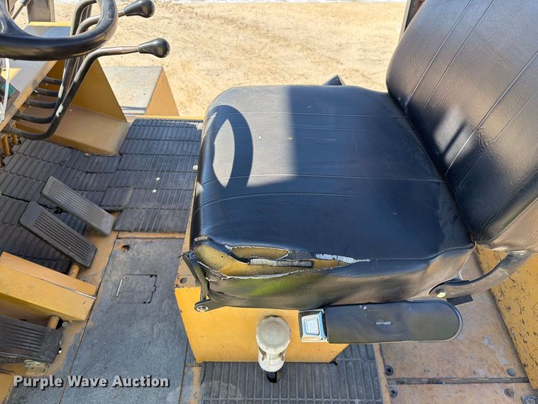 image for item YA4926 Caterpillar DP100 forklift