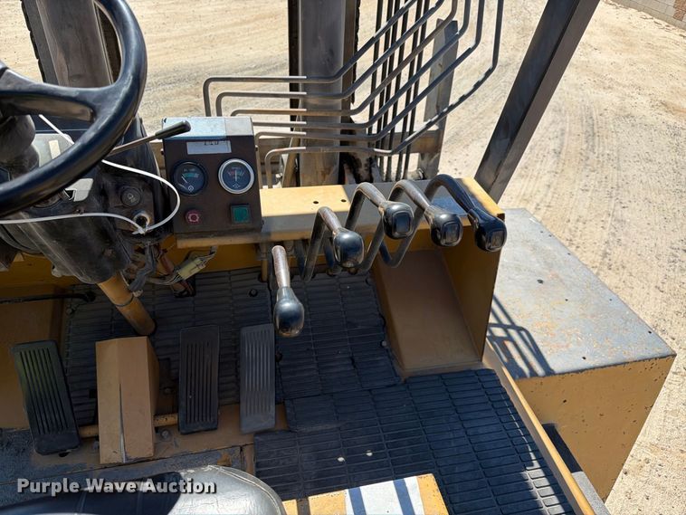 image for item YA4926 Caterpillar DP100 forklift