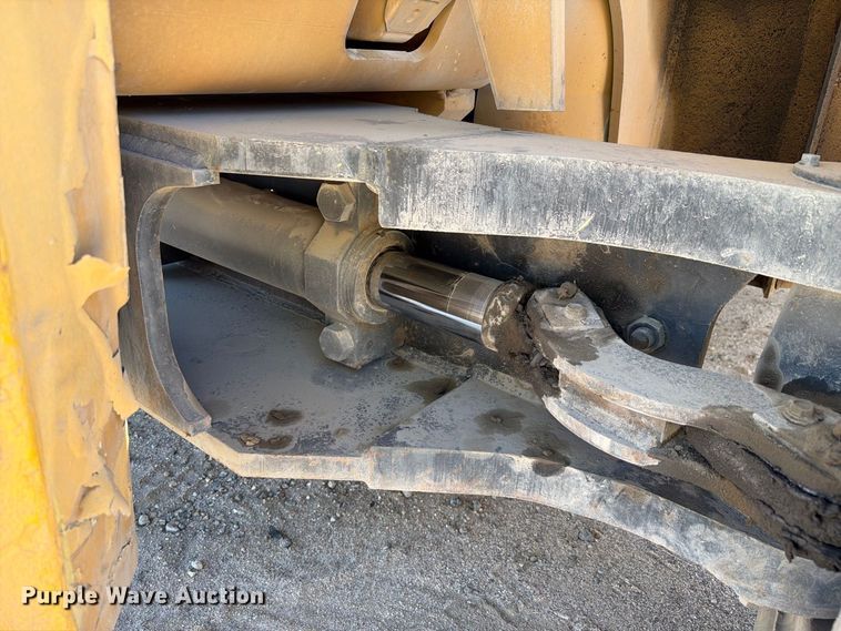 image for item YA4926 Caterpillar DP100 forklift
