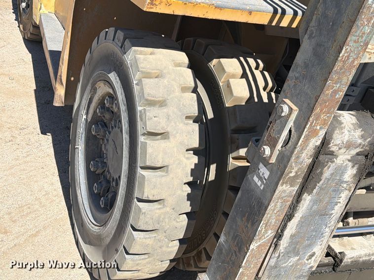 image for item YA4926 Caterpillar DP100 forklift