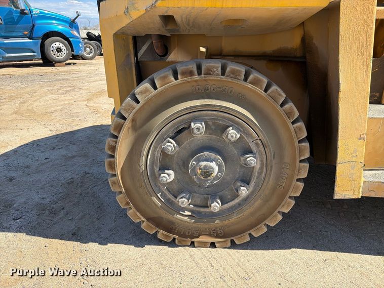 image for item YA4926 Caterpillar DP100 forklift