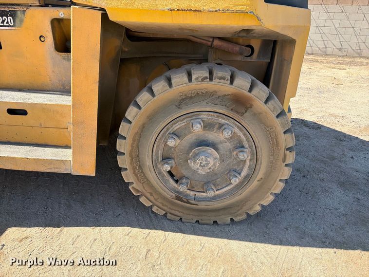 image for item YA4926 Caterpillar DP100 forklift