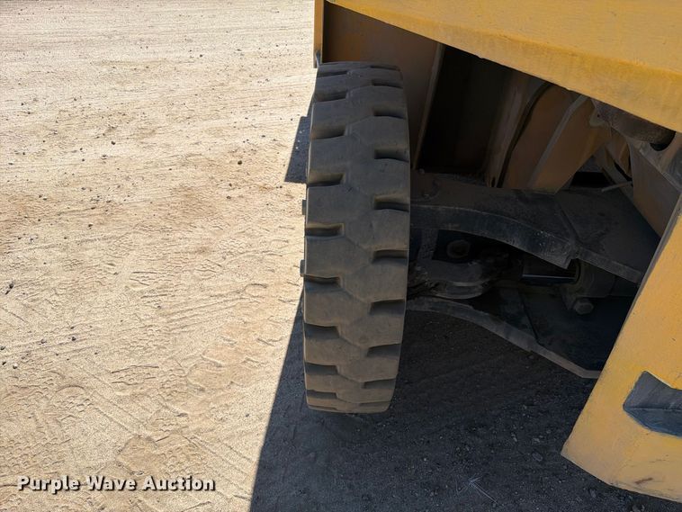 image for item YA4926 Caterpillar DP100 forklift