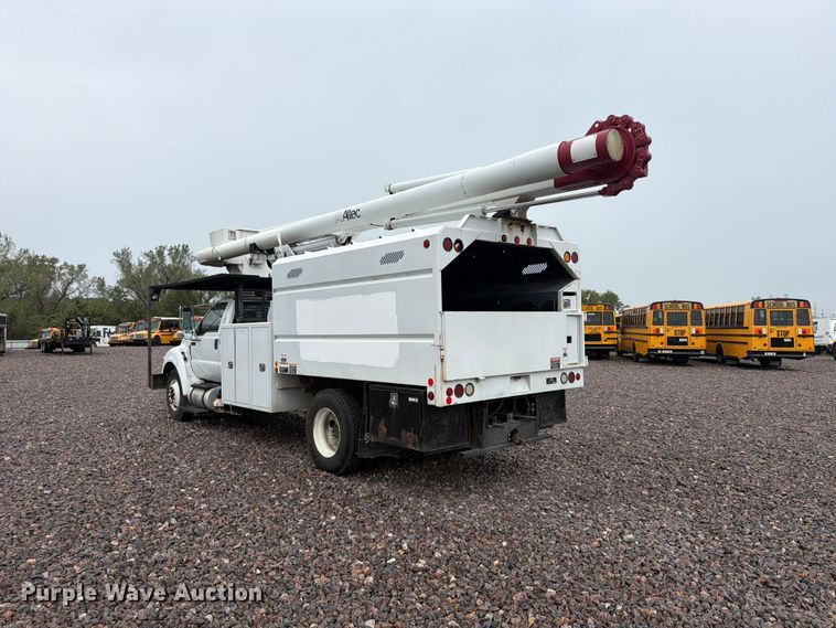image for item YA4992 2015 Ford F750 Super Duty forestry bucket truck