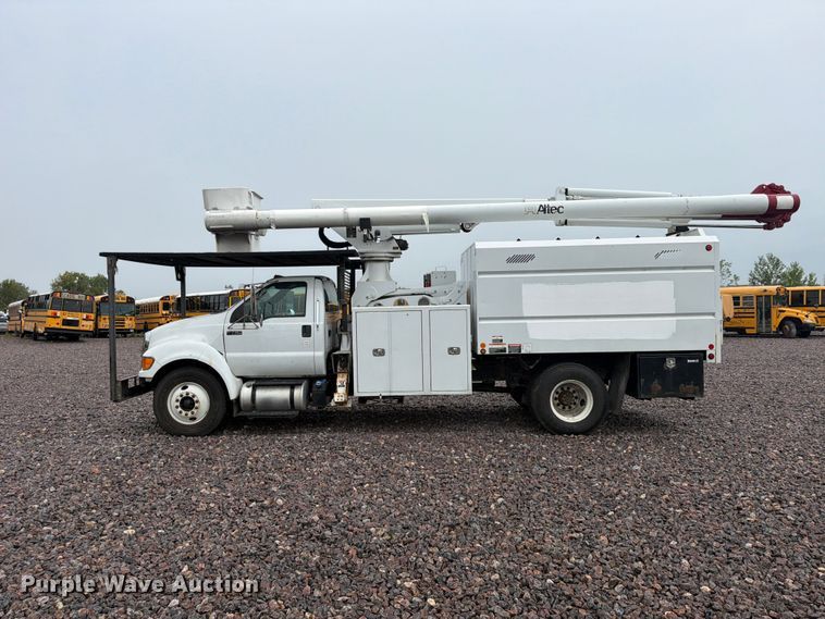 image for item YA4992 2015 Ford F750 Super Duty forestry bucket truck