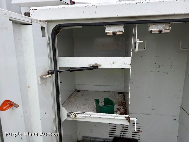 image for item YA4992 2015 Ford F750 Super Duty forestry bucket truck