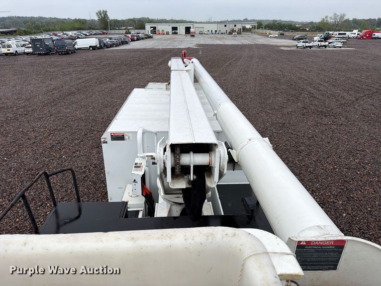 image for item YA4992 2015 Ford F750 Super Duty forestry bucket truck