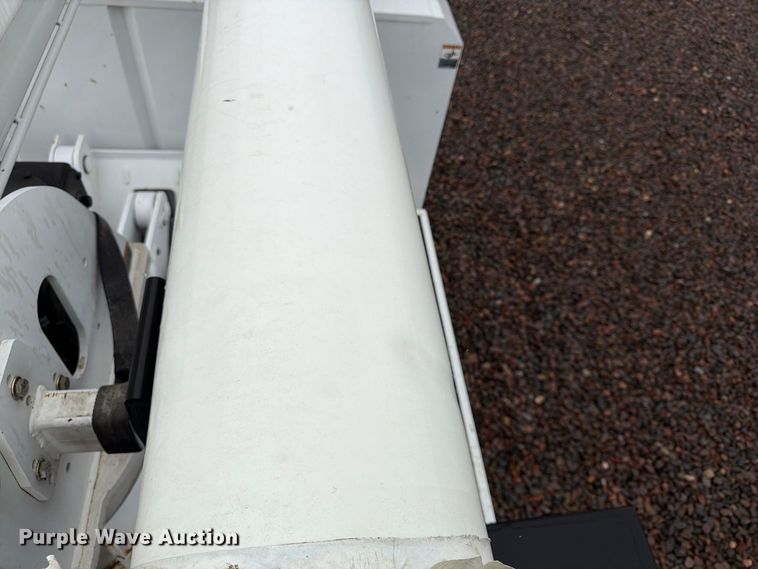 image for item YA4992 2015 Ford F750 Super Duty forestry bucket truck