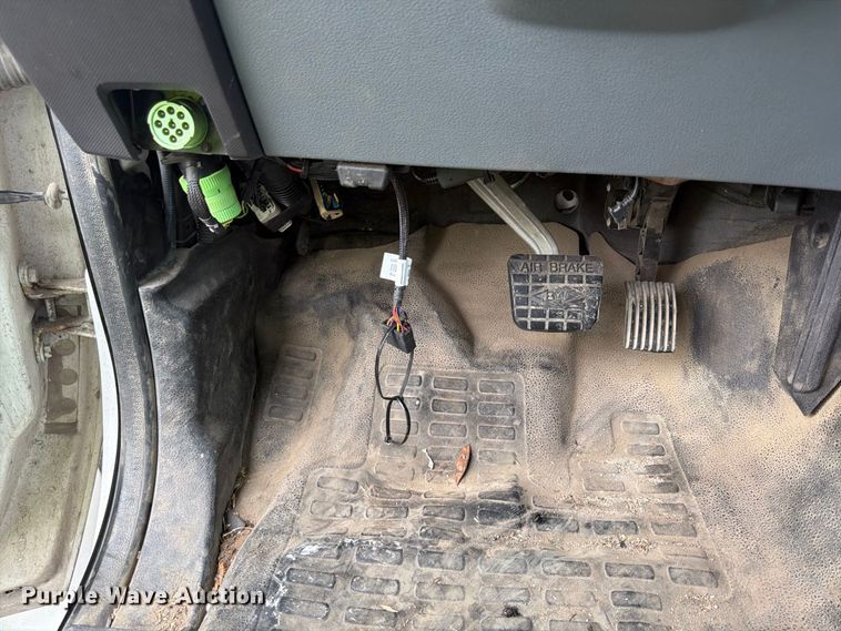 image for item YA4992 2015 Ford F750 Super Duty forestry bucket truck