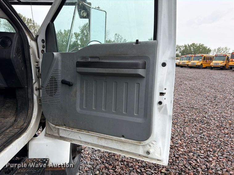 image for item YA4992 2015 Ford F750 Super Duty forestry bucket truck