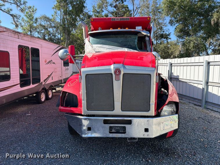 image for item YA5028 2022 Kenworth T880 dump truck