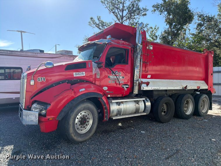 image for item YA5028 2022 Kenworth T880 dump truck