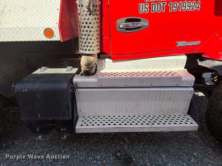 image for item YA5028 2022 Kenworth T880 dump truck
