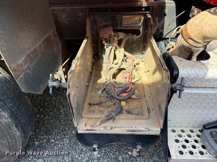 image for item YA5028 2022 Kenworth T880 dump truck
