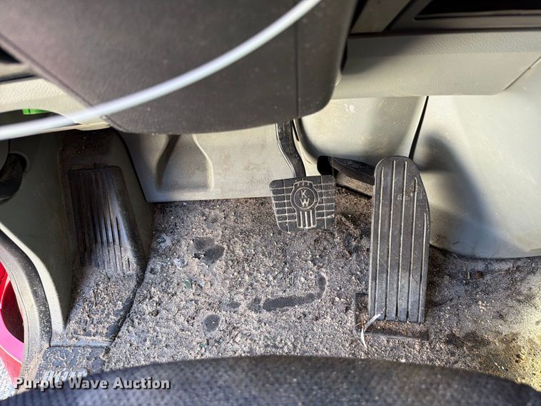 image for item YA5028 2022 Kenworth T880 dump truck