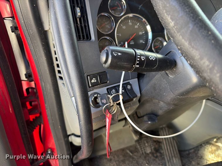 image for item YA5028 2022 Kenworth T880 dump truck