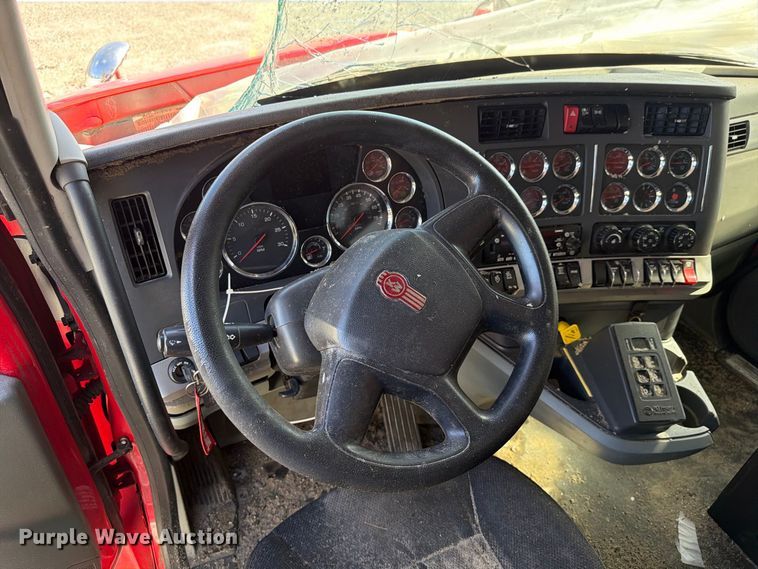 image for item YA5028 2022 Kenworth T880 dump truck