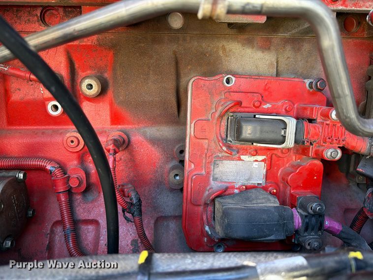 image for item YA5028 2022 Kenworth T880 dump truck