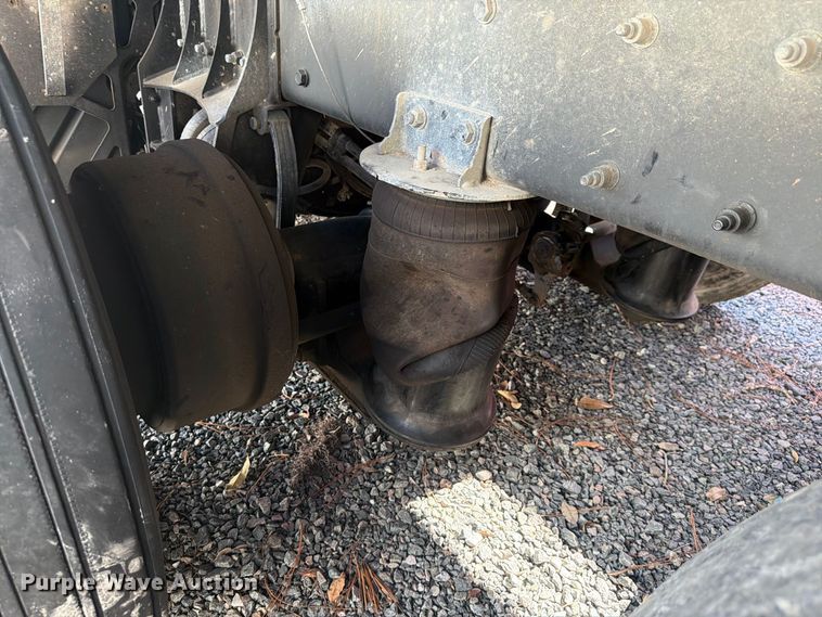 image for item YA5028 2022 Kenworth T880 dump truck