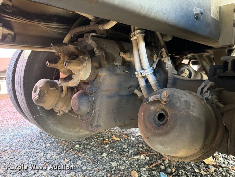 image for item YA5028 2022 Kenworth T880 dump truck