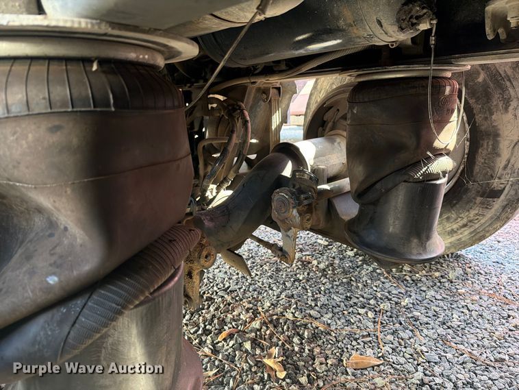 image for item YA5028 2022 Kenworth T880 dump truck