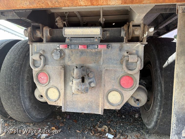 image for item YA5028 2022 Kenworth T880 dump truck
