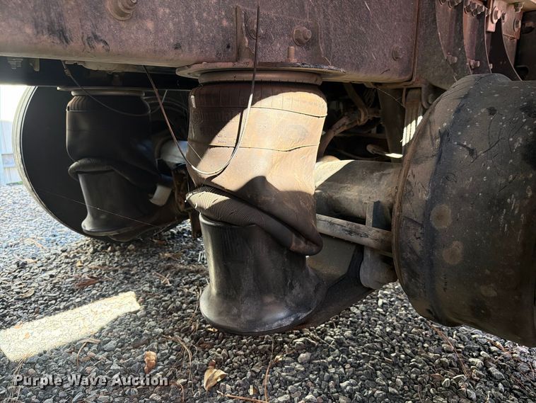 image for item YA5028 2022 Kenworth T880 dump truck